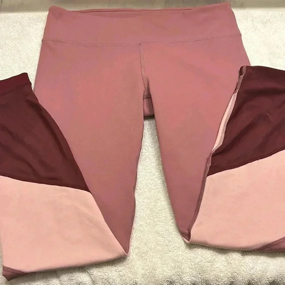 21. Fabletics Women Pink Color Block Leggings Legging Mesh Bottom Size Small - Picture 4 of 6